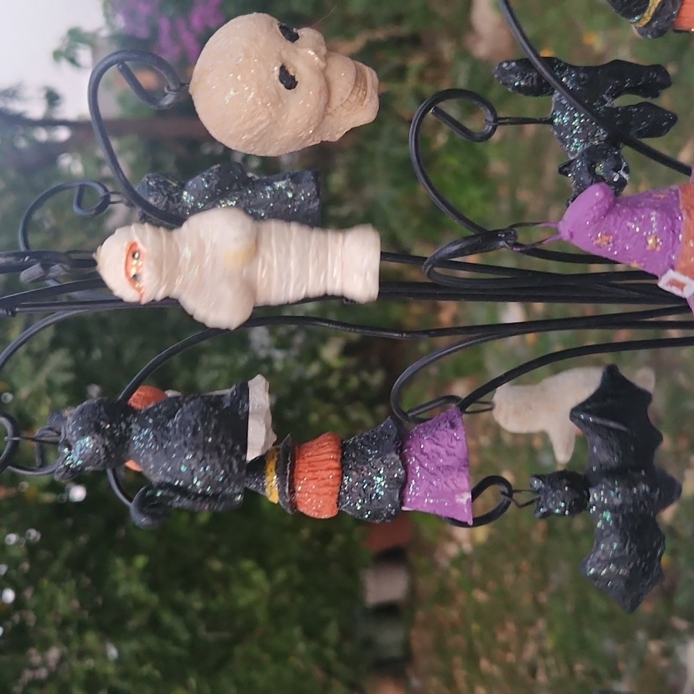 Vintage Halloween Pumpkin Tree with accessories bat, witch, mummy, pumpkin head. - Picture 7 of 7